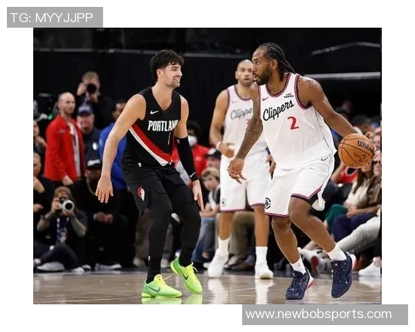 莱昂纳德缺席四场继续休战比尔出战状态成疑引发关注 莱昂纳德缺席四场继续休战比尔出战状态成疑引发关注