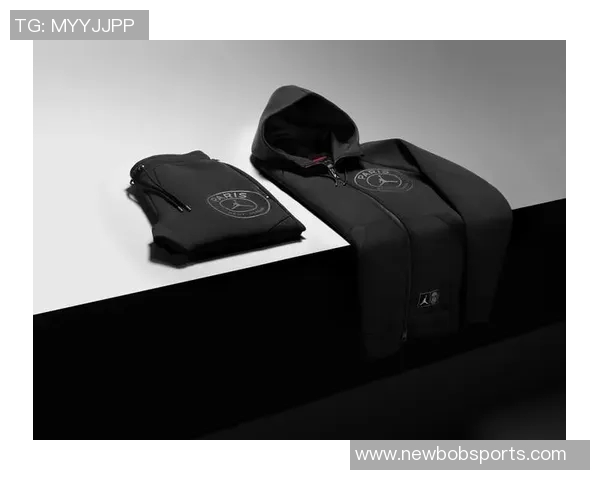 巴黎新赛季第四款球衣发布黑色主调搭配炭灰与玫瑰色渐变设计 巴黎新赛季第四款球衣发布黑色主调搭配炭灰与玫瑰色渐变设计