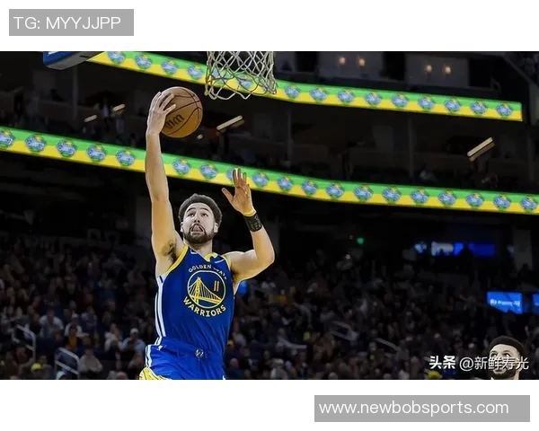 克莱上半场表现出色三分命中率高助球队稳住局势 克莱上半场表现出色三分命中率高助球队稳住局势