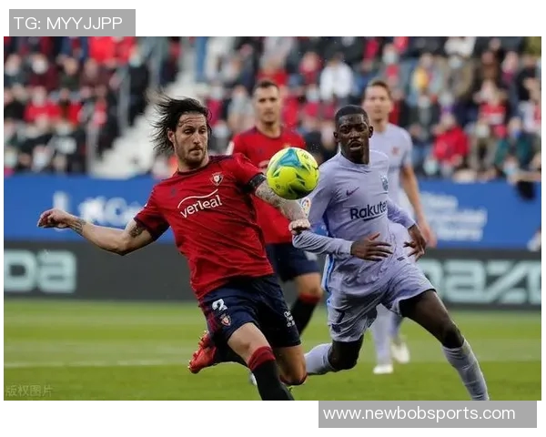 文莱门将遭逼抢慌乱二次抱球被判禁区内间接任意球引发热议