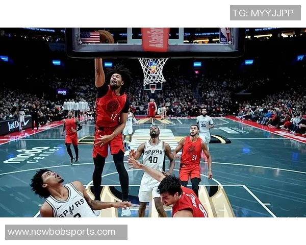 谢顿夏普表现抢眼25投10中助球队赢得关键胜利